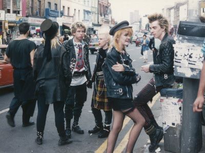 Punk 1970s, 80s Punk Fashion, Stile Punk Rock, Punks 70s, Punk Hat, 1970s Punk, 70s Mode, Punk Subculture, British Punk