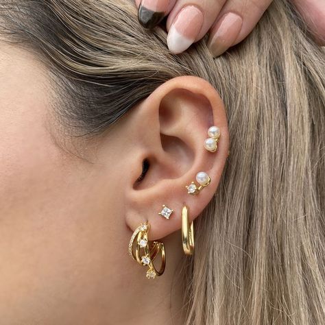 Three Hoop Ear Piercings, Multiple Hoop Earrings, Layer Earrings, Boho Jewels, Triple Hoop Earrings, Cool Ear Piercings, Multiple Earrings, Multiple Ear Piercings, Geometrical Shapes