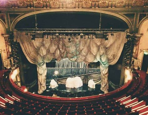 Grand Circle View of her Majesty's Theatre, London Comedy Theatre, Broadway Stage, Broadway Nyc, Theatre London, Theater Performance, Scenery Photography, A Series Of Unfortunate Events, Music Theater, Theatre Arts