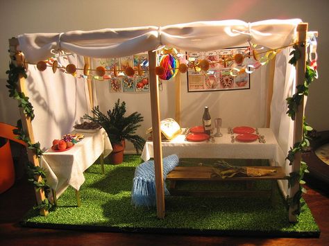 succah | von goldieholl Sukkot Ideas, Sukkot Activities, Sukkot Crafts, Sukkah Decorations, Sukkot Recipes, Biblical Holidays, Jewish Feasts, Dollhouse Holiday, Nursery Crafts