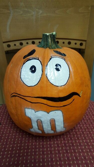 M&m Pumpkin Painting Ideas, M&m Pumpkin, M M Pumpkin Painting, Pumpkin Paintings, Carve Pumpkins, Character Pumpkins, M&m Characters, Easter Rabbits, Carnival Ideas