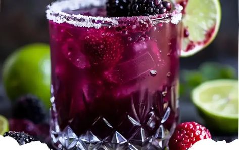 Blackberry Margarita Smash Recipe Easy Cooking Ideas, Blackberry Margarita, Traditional Margarita, Boozy Drinks, Lime Soda, Dessert Salads, Triple Sec, Margarita Recipes, Alcohol Drink Recipes