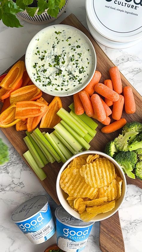 Veggie Dip Cottage Cheese, Good Culture Cottage Cheese Recipes, Chive Dip, Cottage Cheese Dip, Cheesy Spinach Artichoke Dip, Sour Cream Biscuits, Cottage Cheese Dips, Sleeve Recipes, Sour Cream Enchiladas