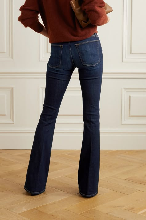 Oxford Jeans, Dark Flare Jeans, Vestiti In Jeans, Flare Jeans Outfit, Blue Jean Outfits, Girl Jeans, Amal Clooney, Stylish Work Attire, Outfit Jeans