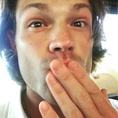 Jared Padalecki on Instagram: “A big kiss and a very happy birthday to Sam Winchester from.... well.... Sam Winchester!!! #spnfamily” Jared Padalecki Birthday, Jared Padalecki Instagram, Happy Birthday Sam, Sam Walker, Big Kiss, Hot Dads, Tv Supernatural, Supernatural Memes, Winchester Brothers