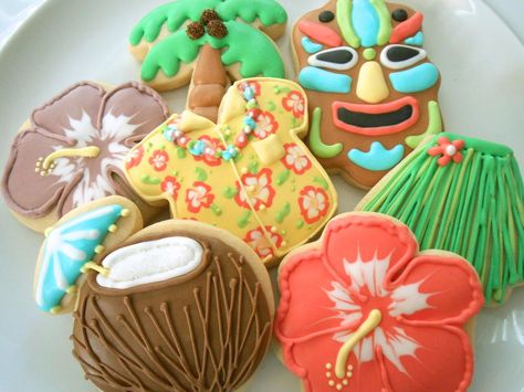 Luau Cookies                                                                                                                                                                                 Más Tropical Cookies, Moana Cookies, Luau Cookies, Hawaiian Cookies, Summer Sugar Cookies, Beach Cookies, Sea Cakes, Cookie Connection, Summer Cookies