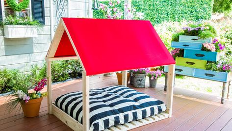 Doesn’t your pet deserve an outdoor bed to nap and recharge this summer? Paige Hemmis will show you how! Home & Family airs weekdays 10/9c on Hallmark Channel! Dog Pergola Diy, Dog Canopy Bed, Dog Patio, Bed Video, Outdoor Dog Toys, Dogs Diy Projects, Outdoor Dog House, Outdoor Dog Bed, Doggie Treats