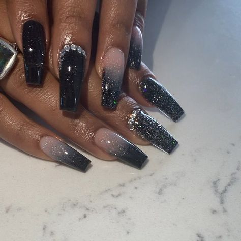 Black Ombre Nails, Ombre Nails Glitter, Black Ombre, Acrylic Gel, Sparkle Nails, Glitter Ombre, Nail Designs Glitter, Nail Spa, Matte Nails