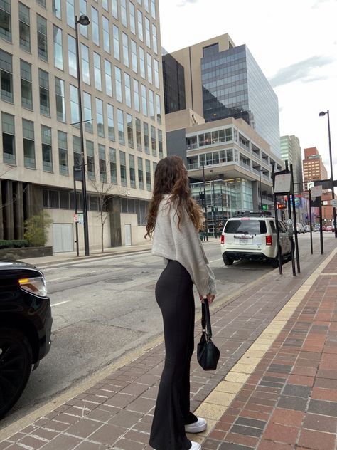 flare leggings and cute sweater in the city Flare Leggings Going Out Outfit, Poses With Leggings, Cross Over Flare Leggings Outfit, Flared Leggings And Sweater, Flared Leggings And Boots, Flare Legging Fall Outfits, Aesthetic Flare Leggings Outfit, Bell Leggings Outfit, Flares And Boots