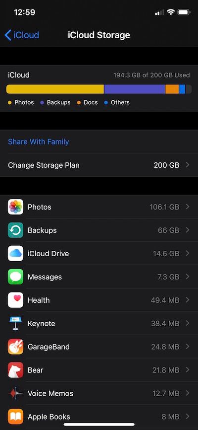 Iphone Icloud Storage Full, How To Free Up Icloud Storage, Full Storage Phone, Phone Storage Full, Iphone Storage Full, Phone Tricks, Iphone Codes, Black And White Wallpaper Iphone, Iphone Info