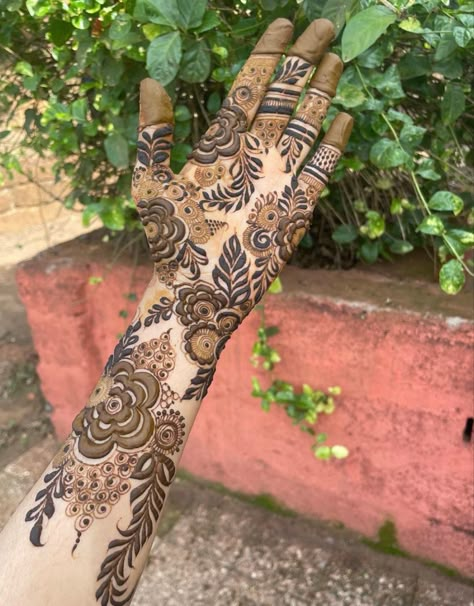 Long Arabic Mehndi Designs, Khafif Mehndi Designs Front Hands, Eid Mehendi, Beautiful Mehndi Designs, Front Mehndi Design, Khafif Mehndi Design, Mehndi Design Pictures, Very Simple Mehndi Designs, Simple Mehndi Designs Fingers