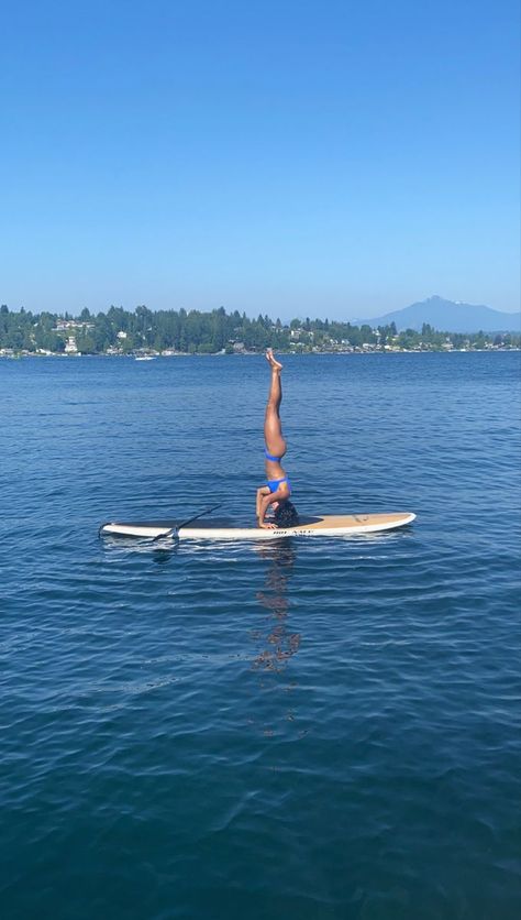 Standup Paddle Board Pictures, Aesthetic Paddle Board, Paddle Boarding Pictures Aesthetic, Paddle Board Poses, Lake Paddle Boarding, Pattle Boarding Aesthetic, Aesthetic Paddle Boarding, Paddle Board Pics, Paddle Boarding Pictures Instagram