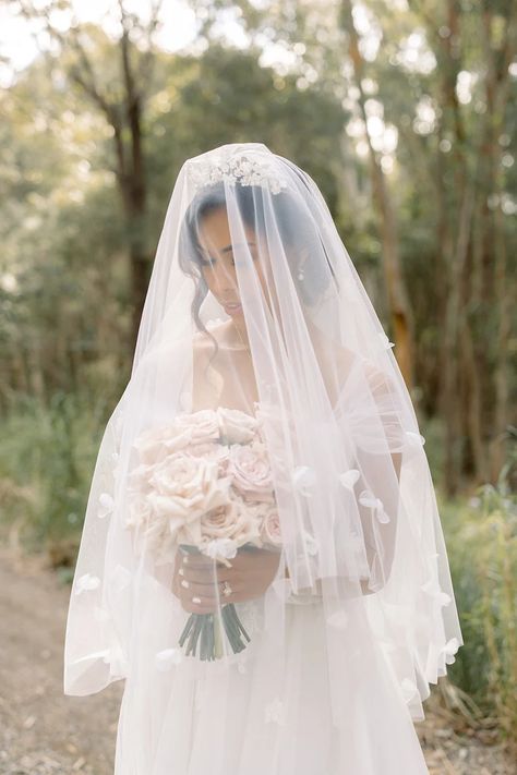 Short Petal Wedding Veil Ivory Veil Bridal Veil Short Veil | Etsy Short Veil With Flowers, Veil With Flowers, Two Tier Veil, Romantic Veil, Veil Short, White Couture, Color Veil, Tulle Wedding Veil, White Bridal Gown