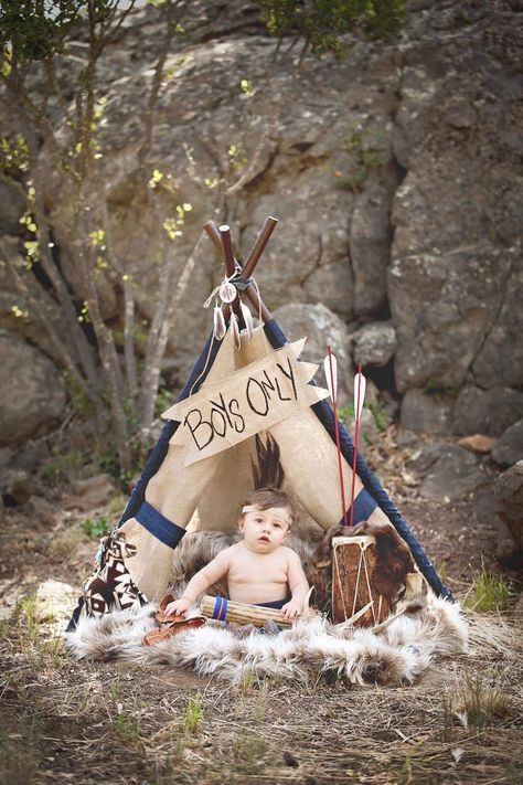 6 month photoshoot by Erin Hughes Photography. Tipi Tent, Kind Photo, Baby Fotografie, Photography Mini Sessions, Toddler Photography, Teepee Kids, Teepee Tent, Photoshoot Props, Foto Baby