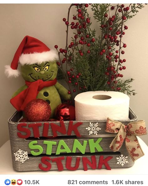 Grinchmas Decorations Diy, Grinch Crafts, Grinch Decorations, Whoville Christmas, Grinch Christmas Tree, Grinch Party, Grinch Christmas Decorations, Christmas Bathroom Decor, Christmas Bathroom