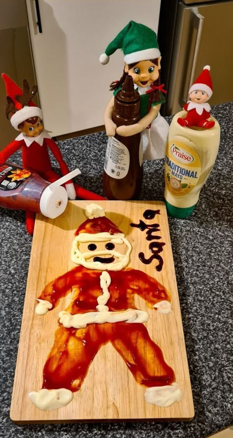 Elf On The Shelf 2022 Ideas, Travesuras Elf On The Shelf, Elf Coming Back, Elf On The Shelf Pranks, Elf Ideas Easy, Shelves Decor, Elf Shelf, Shelf Diy, Elf Kit