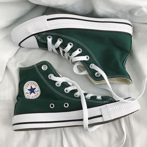 Forest green high tops Boty Converse, Trendy Shoes Sneakers, Dr Shoes, Green Converse, Fresh Shoes, Hype Shoes, Shoe Inspo, Aesthetic Shoes, Swag Shoes