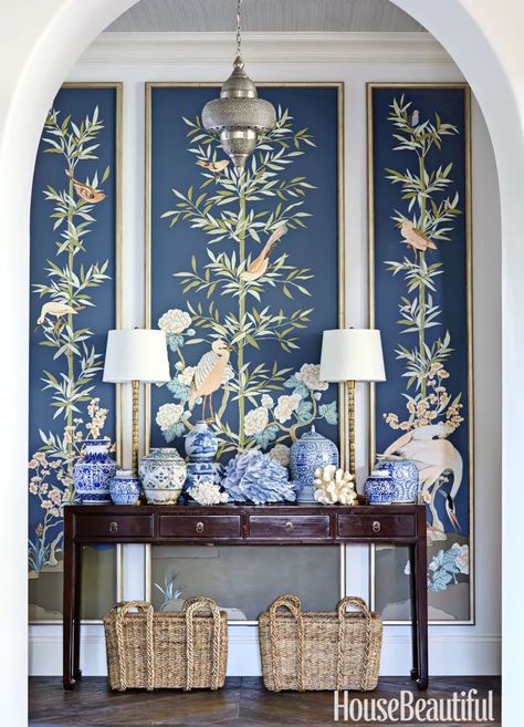 Chinoiserie Panels, Blue And White Wallpaper, Blue White Decor, Dekorasi Kamar Tidur, Foyer Decorating, Framed Wallpaper, Chinoiserie Chic, Wallpaper Bts, Natural Home Decor