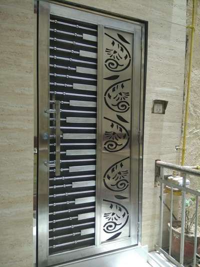 Ss Safety Door Design, Stainless Steel Gate Design Single Door, Steel Gate Design Single Door, Ss Gate Design, Safety Door Design, Modern Steel Gate Design, Steel Grill Design, Stainless Steel Gate, Flush Door Design