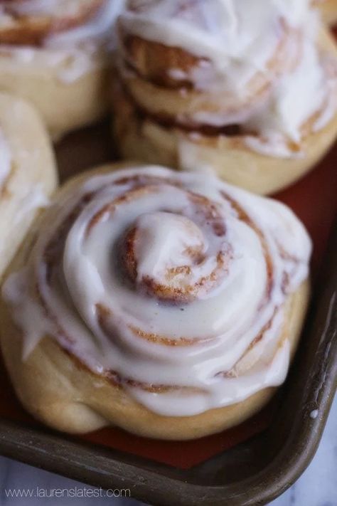 Cinnamon Roll Recipe Fast Cinnamon Rolls, Laurens Latest, Cinnabon Recipe, Cinnabon Cinnamon Rolls, Cajun Pasta, Breakfast Rolls, Breakfast Sweets, Cinnamon Recipes, Roll Recipe