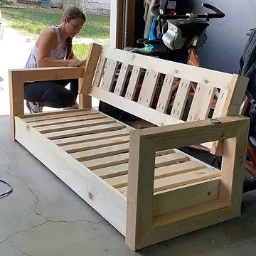 DIY Outdoor Patio Sofa - Nailgun Nelly DIY Home Diy Couch Plans, Patio Sofa Diy, Homemade Couch, Pine Tables, Outdoor Couch Diy, Diy Home Renovations, Diy Outdoor Patio, Diy Patio Couch, Outdoor Sofa Diy