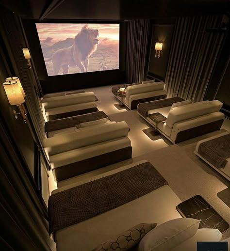 Dröm Hus Planer, Cinema Room Design, Home Theater Room Design, Theater Room Design, Home Cinema Room, At Home Movie Theater, Dream Life House, Home Theater Rooms, Home Theater Design