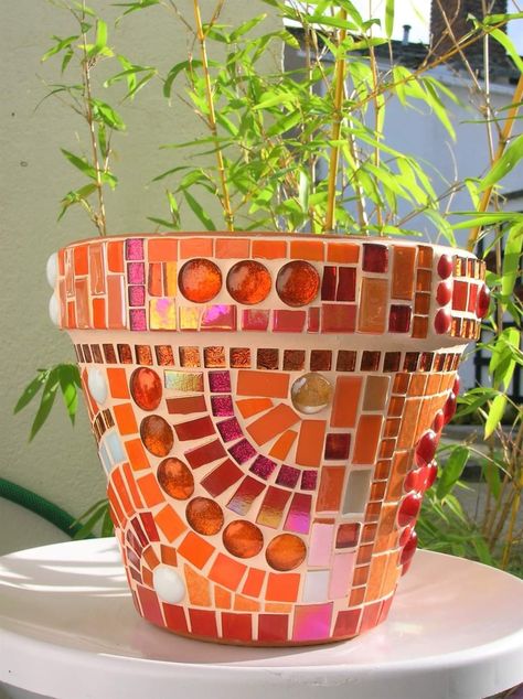 Plant Pot Mosaic, Diy Thrift Decor, Mosaic Pot, Mosaic Planters, Mosaic Art Diy, Design Tattoos, Mosaic Pots, Mosaic Flower Pots, Mosaic Garden Art