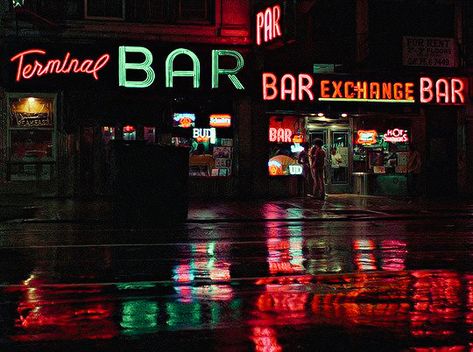 Taxi Driver 1976, Betty Davis, Neon Nights, New York Aesthetic, Neo Noir, Better Call Saul, Martin Scorsese, Taxi Driver, New York Street