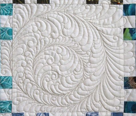 Spool Quilt, Feather Quilt, Free Motion Designs, Feather Wreath, Machine Quilting Patterns, Freemotion Quilting, Whole Cloth Quilts, Longarm Quilting Designs, Quilting Stencils