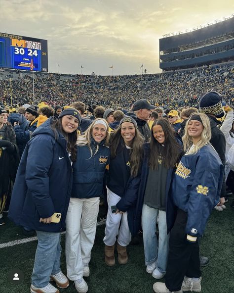 Indiana University Game Day Outfit, University Of Michigan Game Day Outfit, Notre Dame Game Day Outfit, Michigan Game Day Outfit, Notre Dame Game Day, Michigan Game Day, Gameday Fits, College Gameday Outfits, College Vision Board