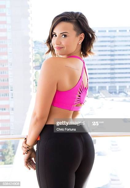 7 Demi Lovato Fitness Magazine January 1 2015 Photos and Premium High Res Pictures - Getty Images Demi Lovato Workout, Demi Lovato Body, Kansas City Kansas, Fitness Magazine, September 22, Salma Hayek, January 1, Female Singers, Demi Lovato