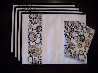 handmade mommy: Placemats and Napkins...quick tutorial Diy Placemats Fabric, Easy Placemats, Quilted Placemat Patterns, Napkins Rings, Diy Placemats, Placemats And Napkins, Trendy Sewing Projects, Mom Ideas, Place Mats Quilted