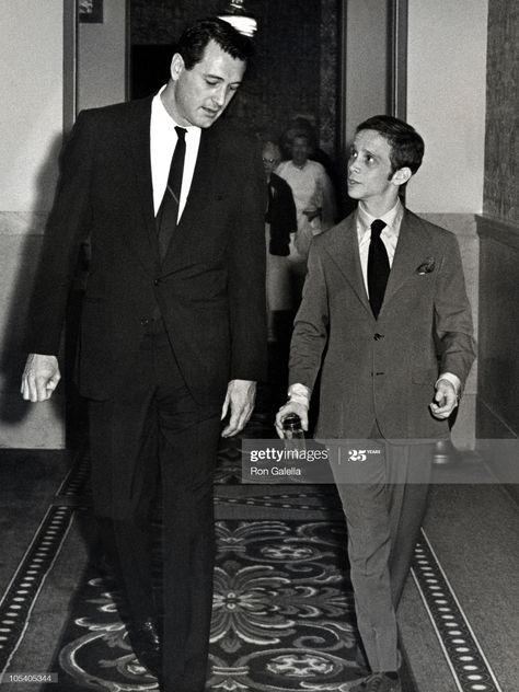 News Photo : Rock Hudson and Joel Grey during Jack Jones... Rock Hudson Photos, Joel Grey, Early Grey, Hotel In New York City, Bobby Darin, Sandra Dee, Gina Lollobrigida, Rock Hudson, Master Of Ceremonies