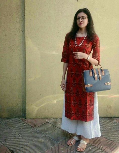 Matsya💕 Palazo Kurti, Orang India, Stylish Office Wear, Indian Kurti Designs, Indian Designer Suits, Simple Kurta Designs, Simple Kurti Designs, Gaun Fashion, Kurti Designs Latest