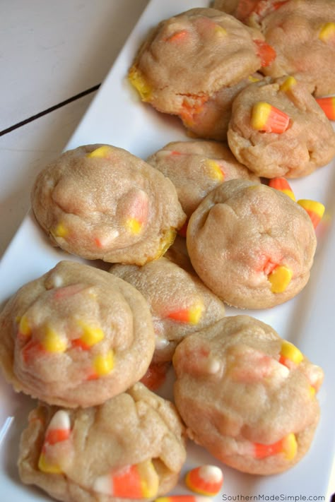 Soft & Chewy Candy Corn Cookies Candy Corn Sugar Cookies, Corn Cookies, Candy Corn Cookies, Halloween Cookie Recipes, Soft Baked Cookies, Halloween Stencils, Fall Snacks, Halloween Foods, Food For Party