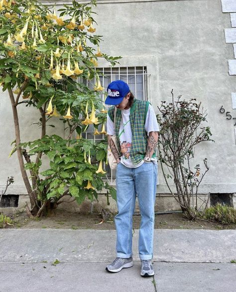 Kurtis Connor, Thrifting Ideas, Kurtis Conner, Throwing Fits, Photos Inspo, February 19, Vest Outfits, Holy Trinity, Sneakers Outfit