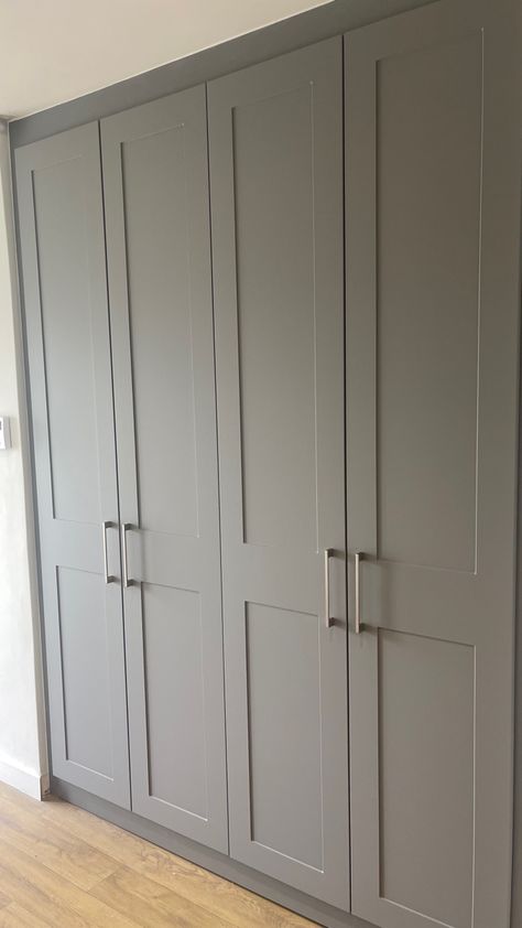 #bedroom #grey #mirror #slidingdoors #sliding #bedroomideas #cupboard #wardrobe #aesthetic #photography Grey Cubbords, Cubbords Bedroom Design, Grey Wardrobe Bedroom, Grey Cupboard, Gray Wardrobe, Grey Cupboards, Wardrobe Aesthetic, Grey Wardrobe, Teenager Bedroom Boy