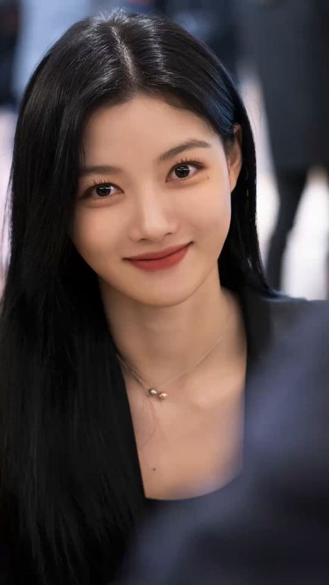 Medium Long Haircut, Kim Joo Jung, Kim Yoojung, Medium Long Haircuts, Kim You Jung, Music Instagram, Kim Go Eun, Kim Yoo Jung, Summer Nature