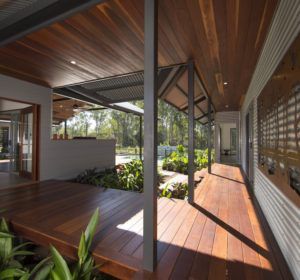 Tropical Verandah Ideas, Verandah Ideas, Corrugated Iron, Shed Home, Timber Ceiling, Timber Deck, Casa Container, Shed Homes, Tropical Houses