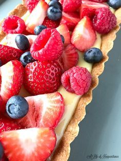 A close shot of the paleo lemon tart topped with fresh strawberries, raspberries and blueberries. Dairy Free Lemon Curd, Gf Ideas, Heathly Recipes, Paleo Dishes, Paleo Life, Diet Lifestyle, Paleo Sweets, Lemon Filling, Sweet Ideas