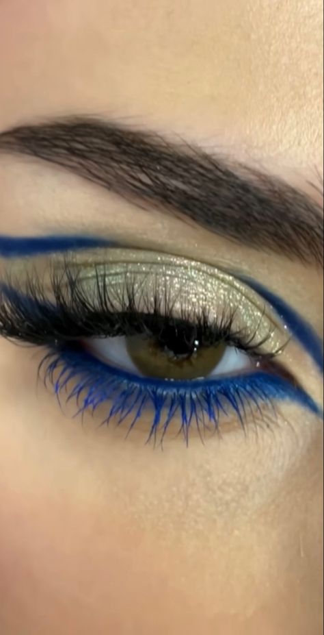 blue eyeliner siren eyeliner Blue And Gold Prom Makeup, Navy Blue And Gold Eye Makeup, Navy Blue Makeup Ideas, Blue Gold Eye Makeup, Gold And Blue Makeup Looks, Hoco Makeup Blue, Navy Blue And Gold Makeup, Blue Gold Eyeshadow, Dark Blue Eyeshadow Looks