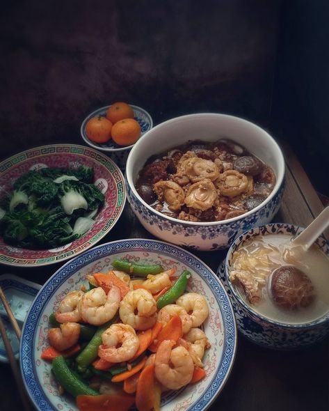 Chinese Food Aesthics, Food Aesthics, New Year Dinner, Traditional Chinese Food, Chinese Foods, Global Cuisine, Food Drink Photography, Food Culture, Food Obsession