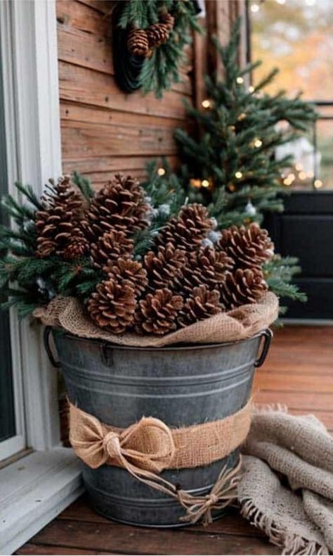 Metal Bucket Ideas, Bucket Ideas, Cozy Christmas Decor, Winter Porch, Christmas Planters, Country Christmas Decorations, Christmas Porch Decor, Holiday Crafts Christmas, Christmas Porch