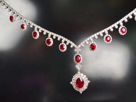 Spinel Necklace Design, Spinel Necklace, Spinel Jewelry, Ruby Jewellery, Design Edit, Tiaras Jewellery, Elegant Jewellery, Jewelry Design Drawing, Diamond Necklace Designs