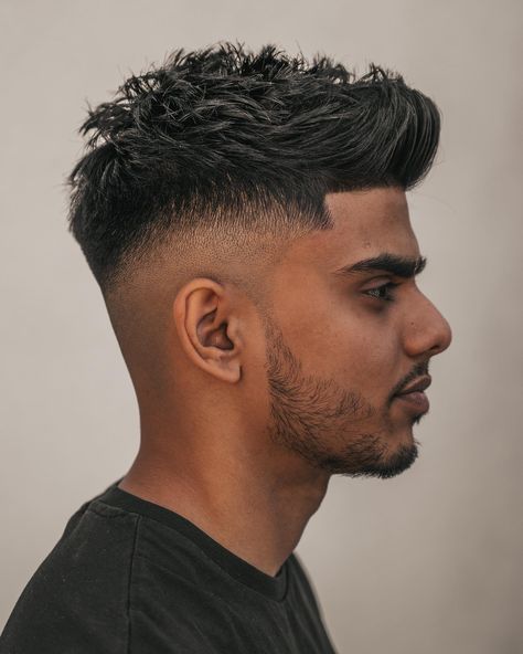 Classic Mens Haircut, Popular Mens Haircuts, Quiff Haircut, High Fade Haircut, Medium Fade, Mid Fade, Men Haircut Curly Hair, Quiff Hairstyles, Mens Hairstyles Thick Hair