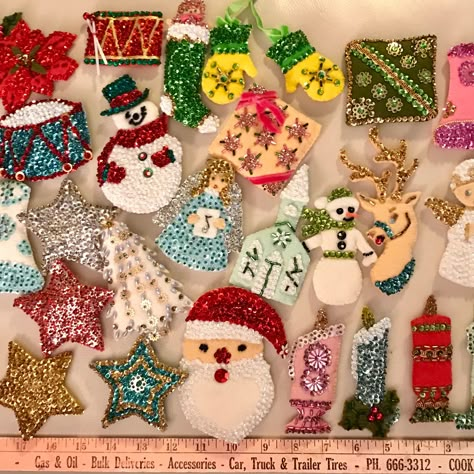 ALL SOLD✨ I bought about 45 of these wonderful vintage, felt and sequins, handmade pieces from @chanelleambrose a few months ago. My sister… Felt Stockings Christmas, Yule Diy, Unconventional Christmas Trees, Kitchy Christmas, Tree Advent Calendar, Felt Figures, 80s Christmas, Christmas Stocking Ideas, Christmas Tree Advent Calendar