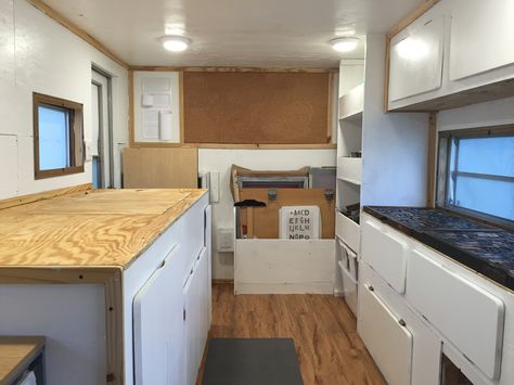 Natalie's Tiny Studio in a Camper Trailer Camper Art Studio, Camper Boutique, Rv Design, Camper Art, Home Studios, Art Studio Space, Vintage Campers Trailers, Tiny Studio, Slowly But Surely