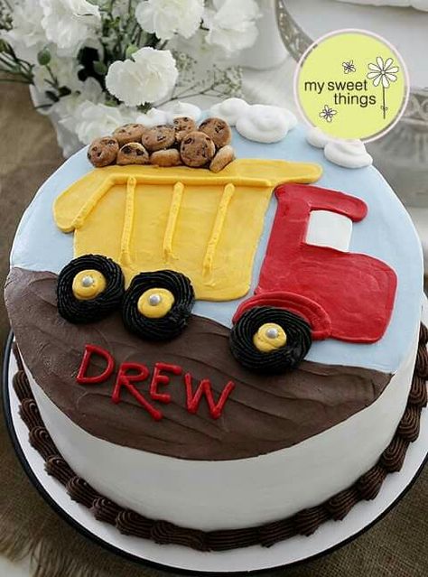 Simple Truck Cake, Big Truck Cake, Truck Theme Cake, Dump Truck Birthday Party Ideas, Dump Truck Birthday Cake, Dump Truck Cake, Dump Truck Cakes, Construction Birthday Party Food, Luca Birthday