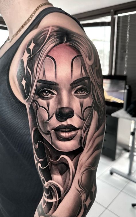 Artist Josiah Gamboa coming through with a new payasa project. Those eyes are so realistic! #tattoo #payasa #tattooideasformen Chicano Forearm Tattoo, Chicano Arm Tattoo, Payasa Tattoo Designs, Aaa Tattoo, Payasa Tattoo, Tattoo Sketch Art, Chicanas Tattoo, Chicano Style Tattoo, Chicano Tattoos