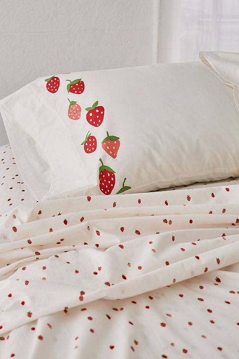 Slide View: 3: Strawberry Sheet Set Strawberry Sheets Bed, Strawberry Duvet Cover, Strawberry Bedroom Ideas, Strawberry Bed Sheets, Cottagecore Sheets, Cute Sheets Bed, Strawberry Bedsheets, Bedding Sheets Ideas, Strawberry Sheets